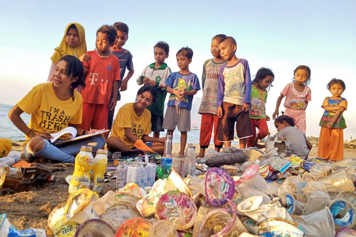 Sebuah gelaran edukasi Zero Waste Heroes di Thailand yang diadakan oleh trashhero.org. (Photo Source : https://trashhero.org)