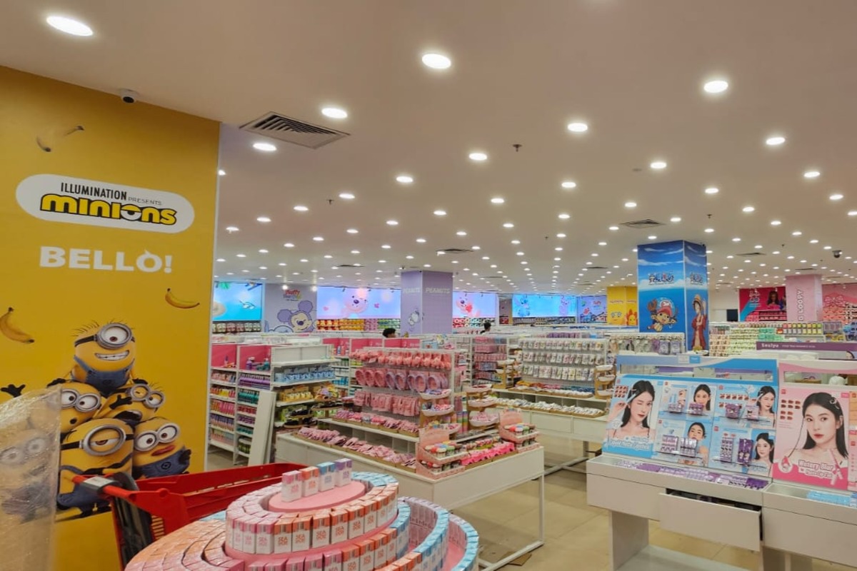 Gerai Miniso di Transmart Padang. Nikmati keseruan membeli produk Miniso di Transmart Padang pada hari pembukaannya, Jumat, 27 September 2024.