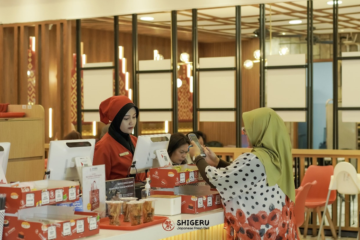 Outlet Shigeru, restoran dengan aneka menu streetfood Jepang hadir di Transmart Padang.