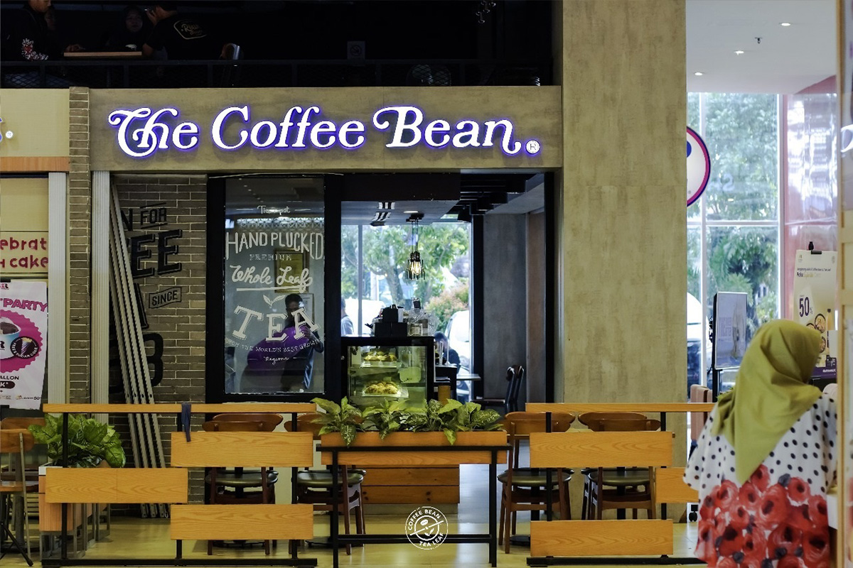 Outlet The Coffee Bean & Tea Leaf yang berada di lantai 1 Transmart Padang, tersedia banyak Promo menarik setiap bulan.